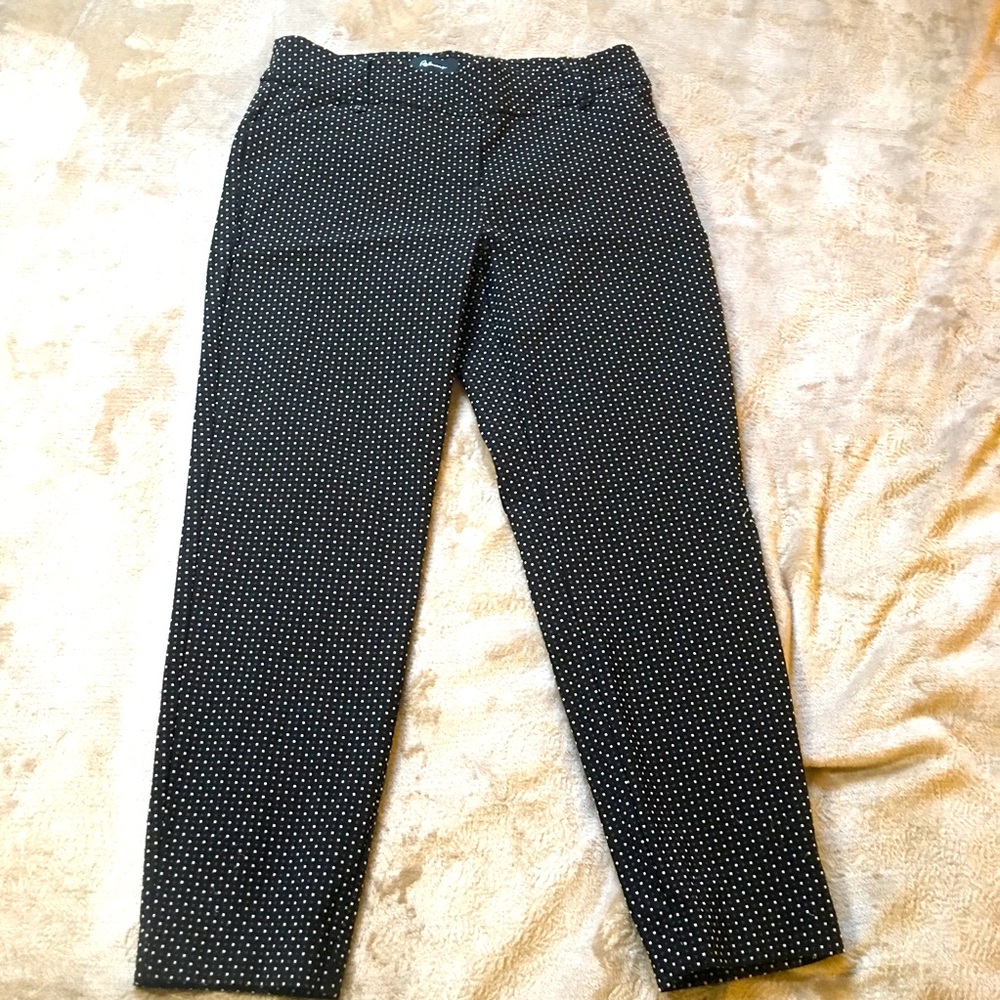 Reitmans petite black with white dots slim dress pants Size 10